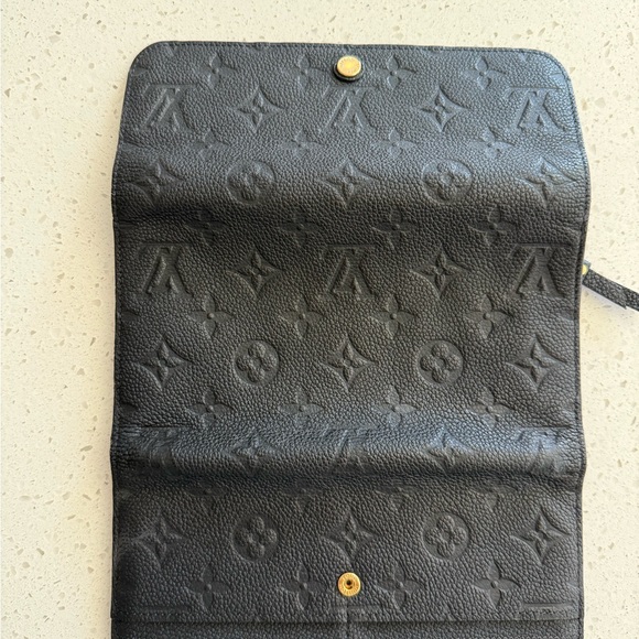 Louis Vuitton Wallet - Picture 9 of 10